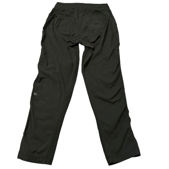 Lululemon Women's Size 6 Dance Studio Mid-Rise Crop Pant Green Athleisure - Picture 3 of 5
